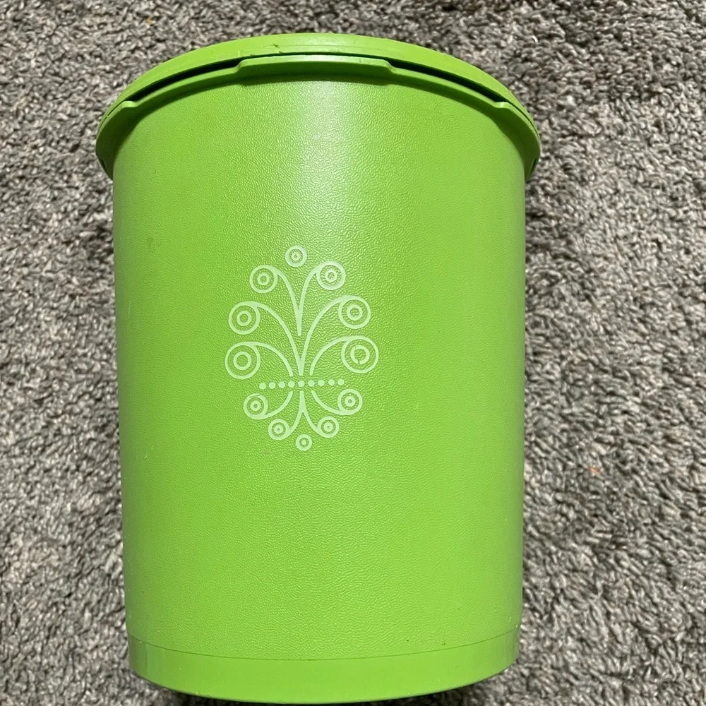 Tupperware‎ Canister Vintage Apple Green 807- 3 w/ Lid 7